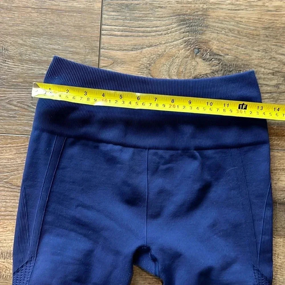 Lululemon Ebb and Flow Seamless Crop Leggings Blue Size 6 - Picture 6 of 11